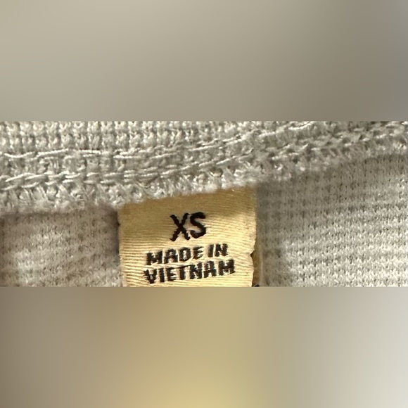 UNIQLO x Hana Tajima Long Sleeve Shirt - Picture 3 of 6